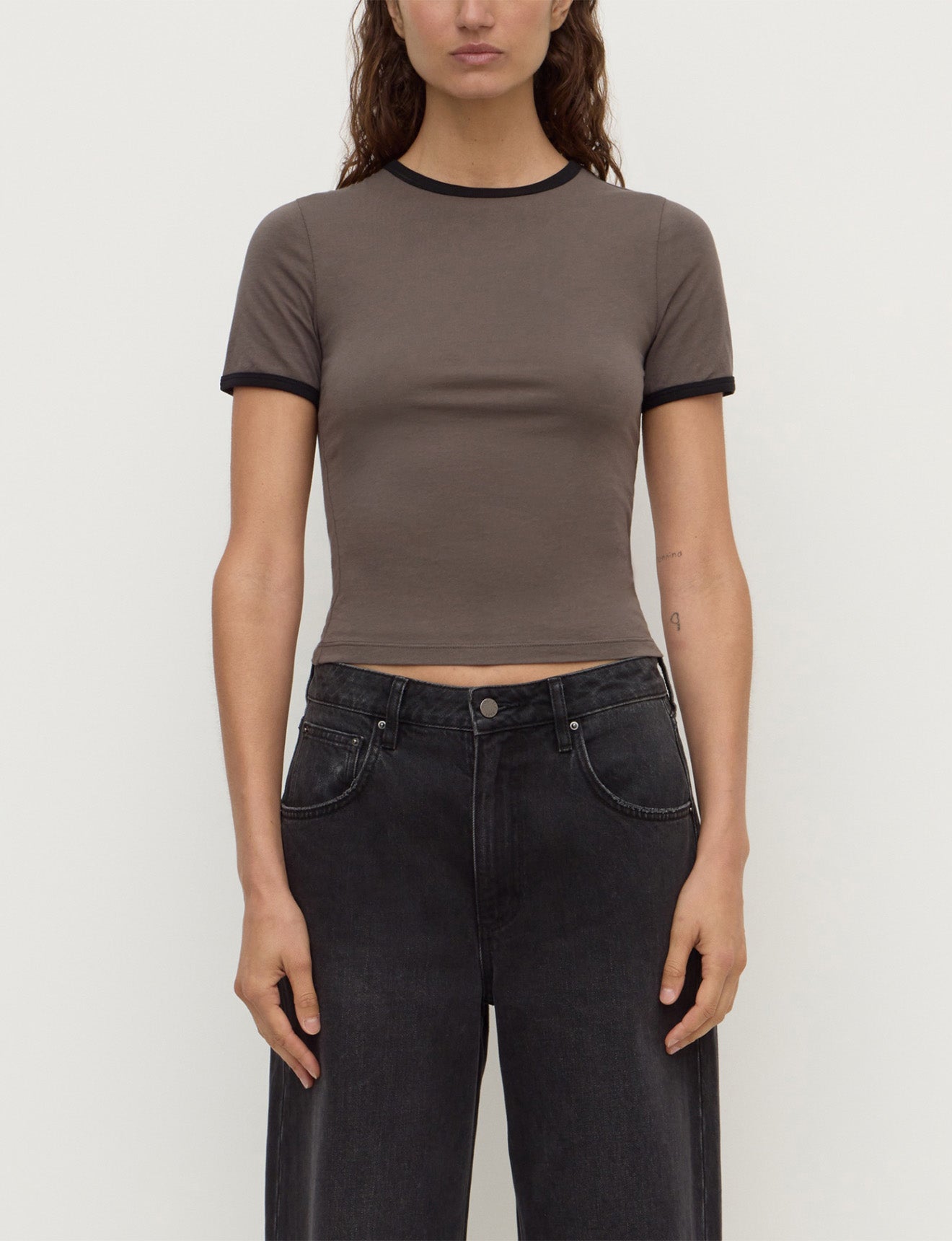 Assembly Label Kourt Contrast Bind Tee Bark Black