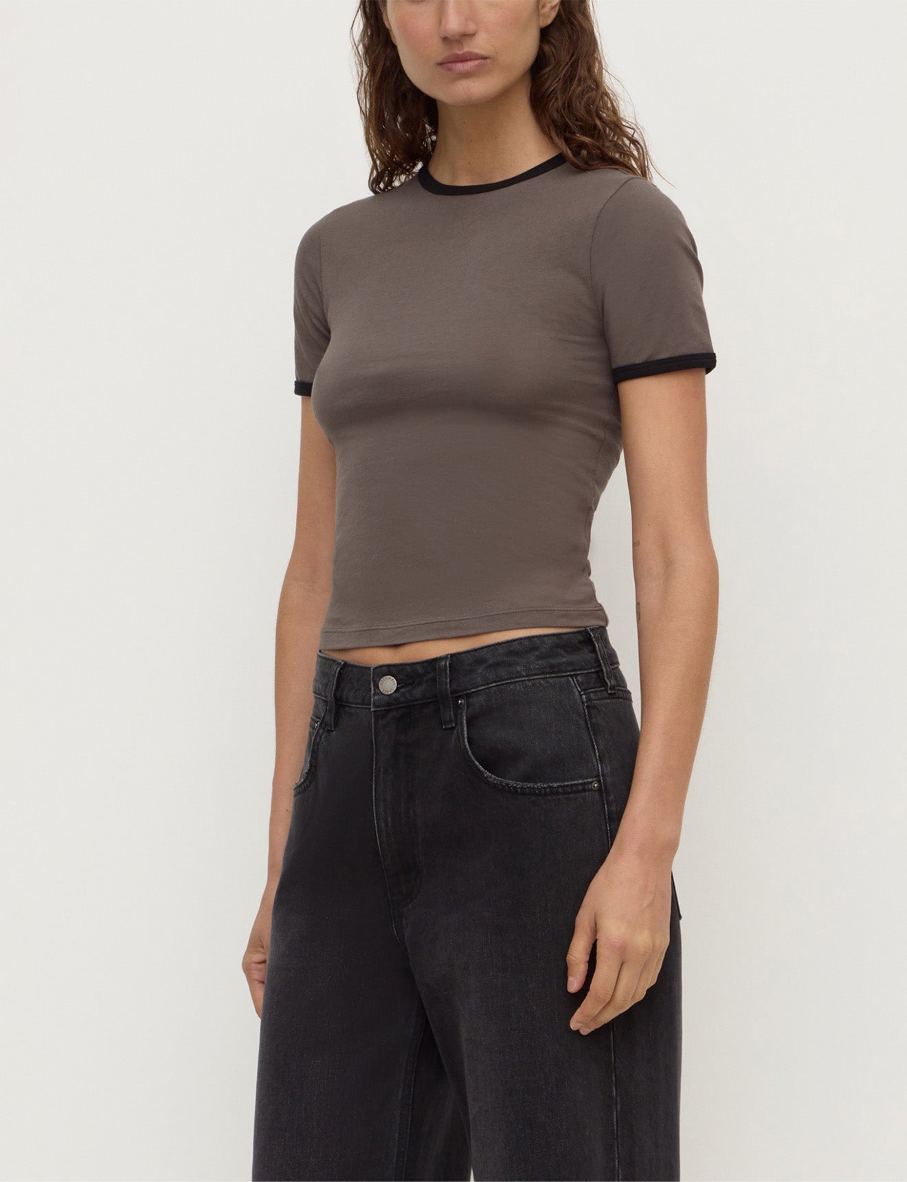Assembly Label Kourt Contrast Bind Tee Bark Black