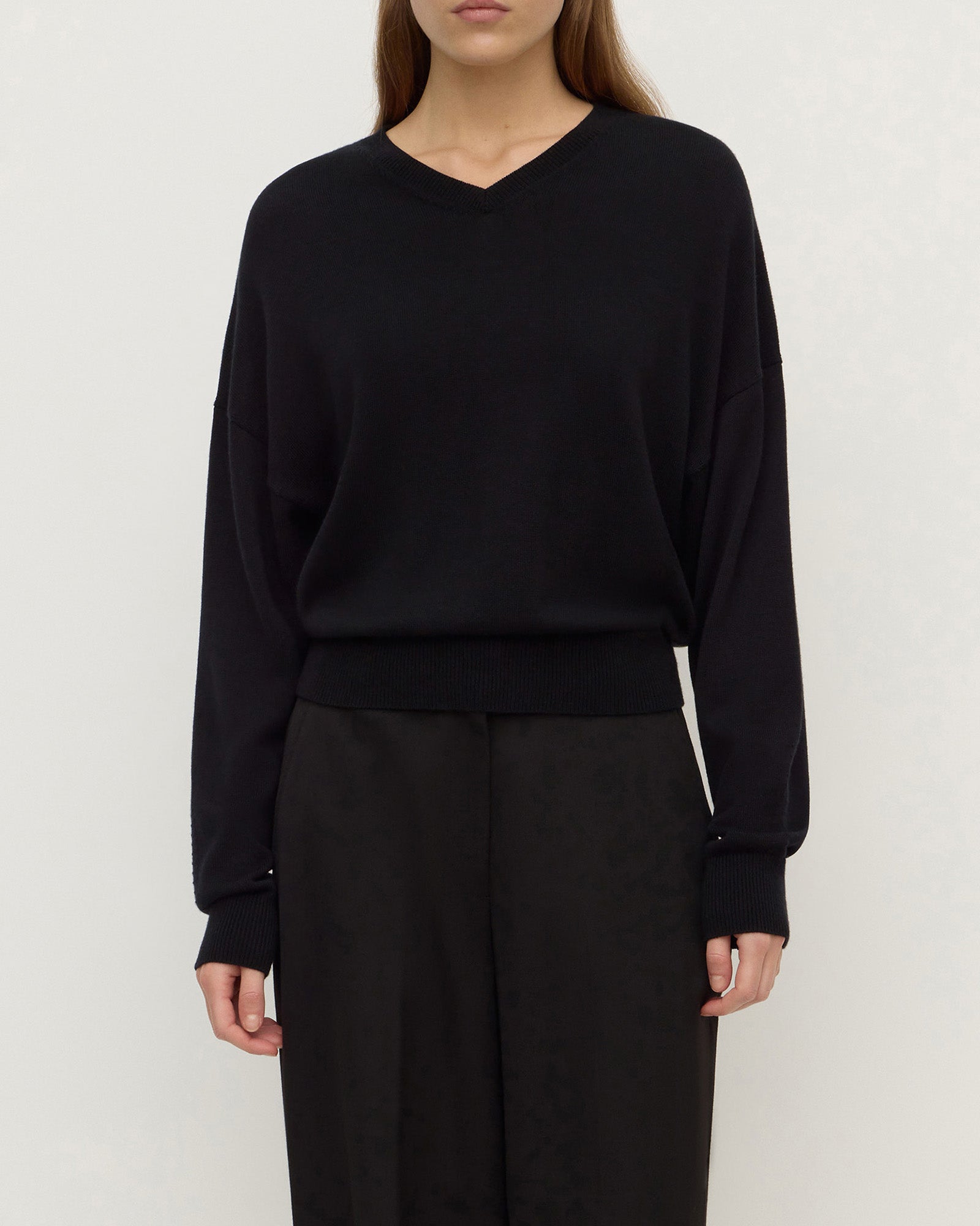 Assembly Label Mira V Neck Knit Black