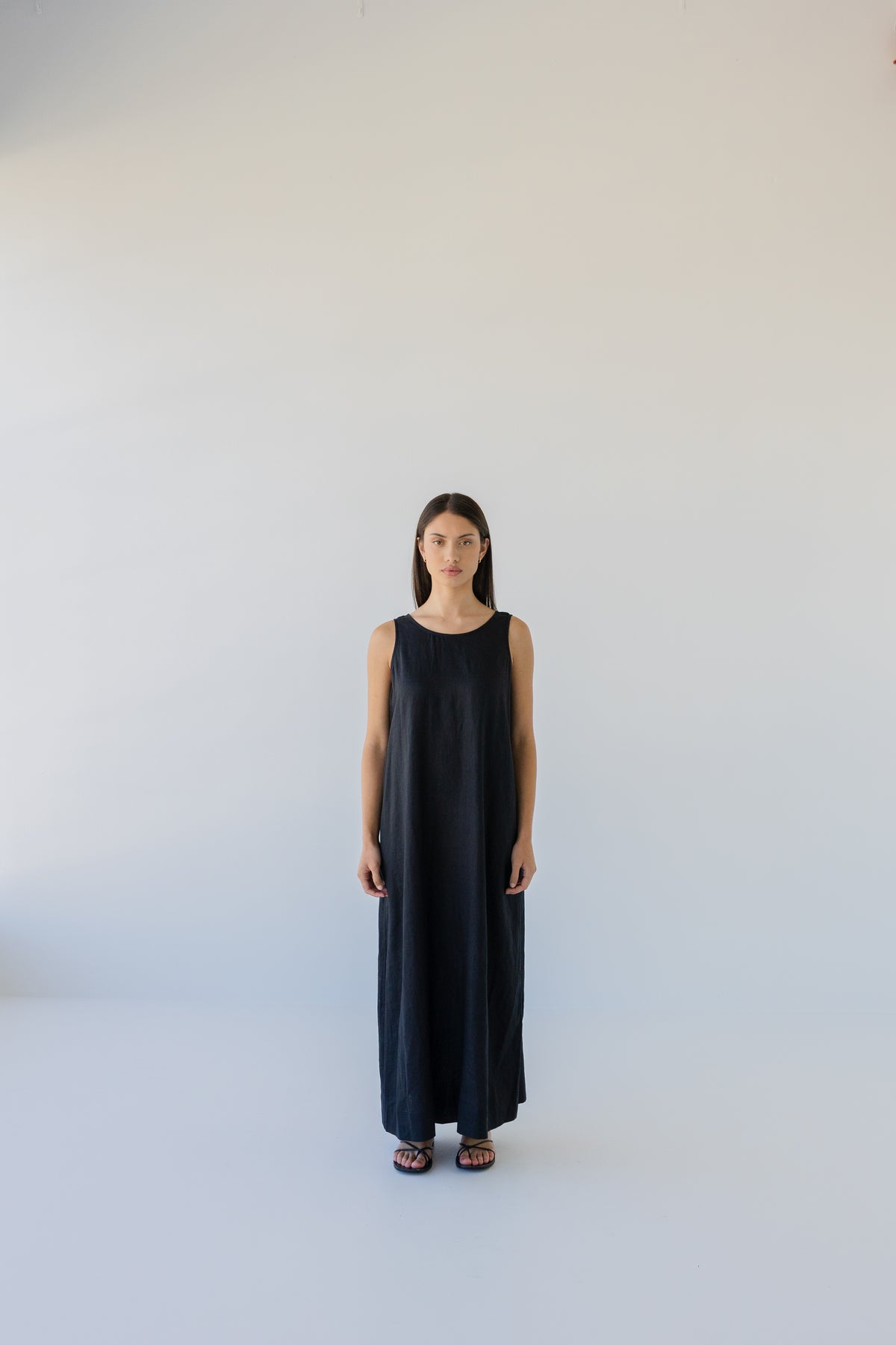 Sophie Linen Maxi Dress Black
