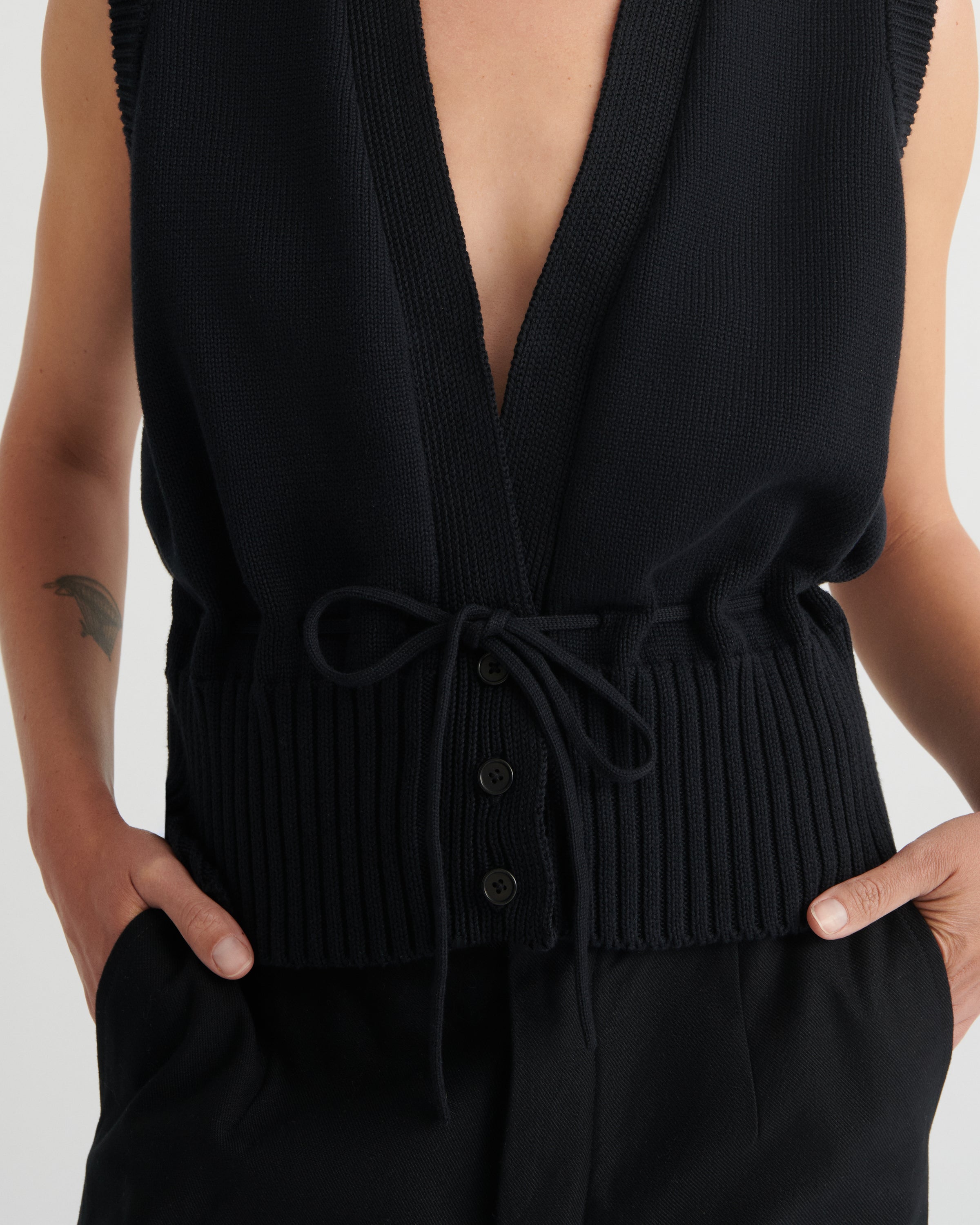 Kowtow Elworthy Vest Black
