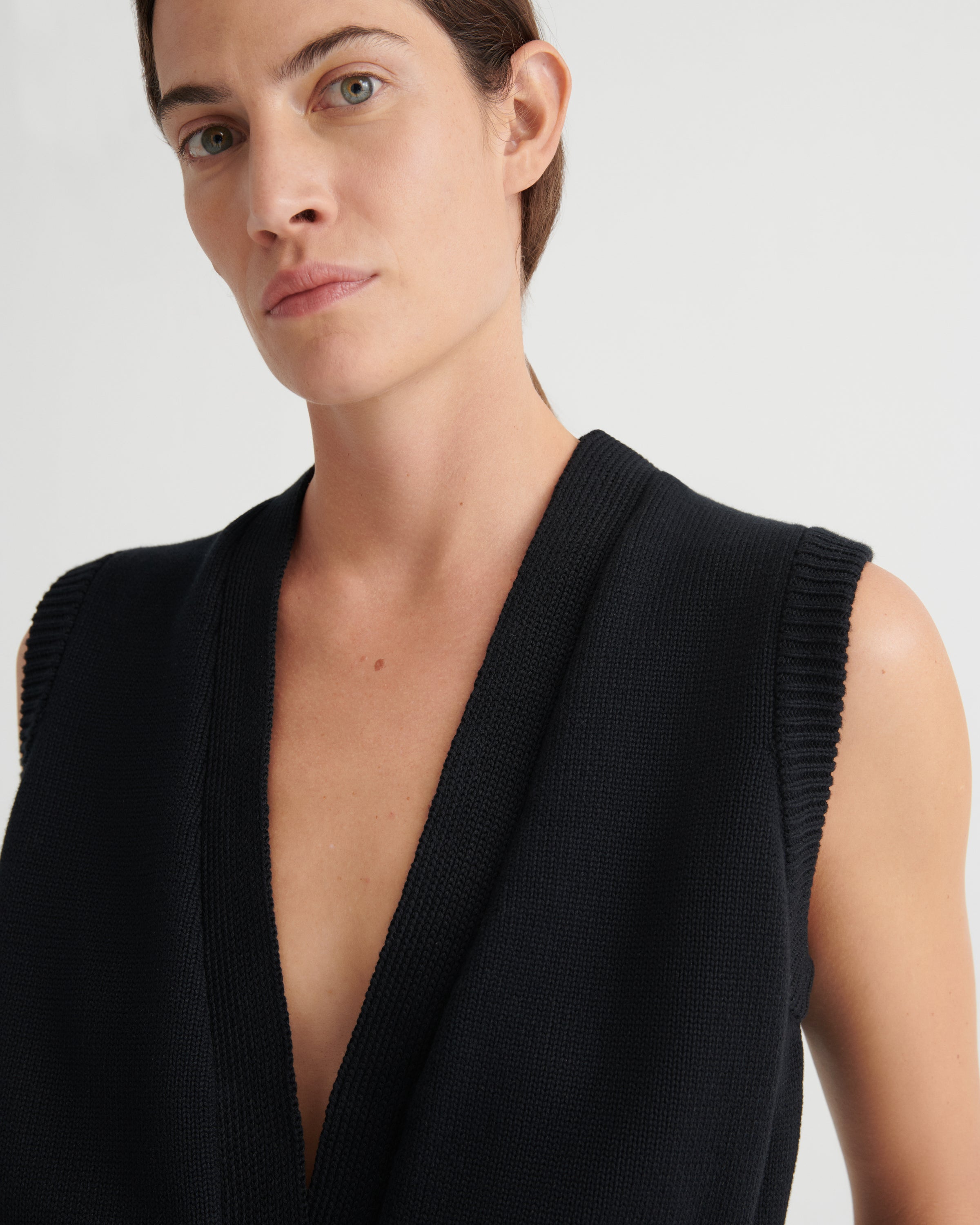 Kowtow Elworthy Vest Black
