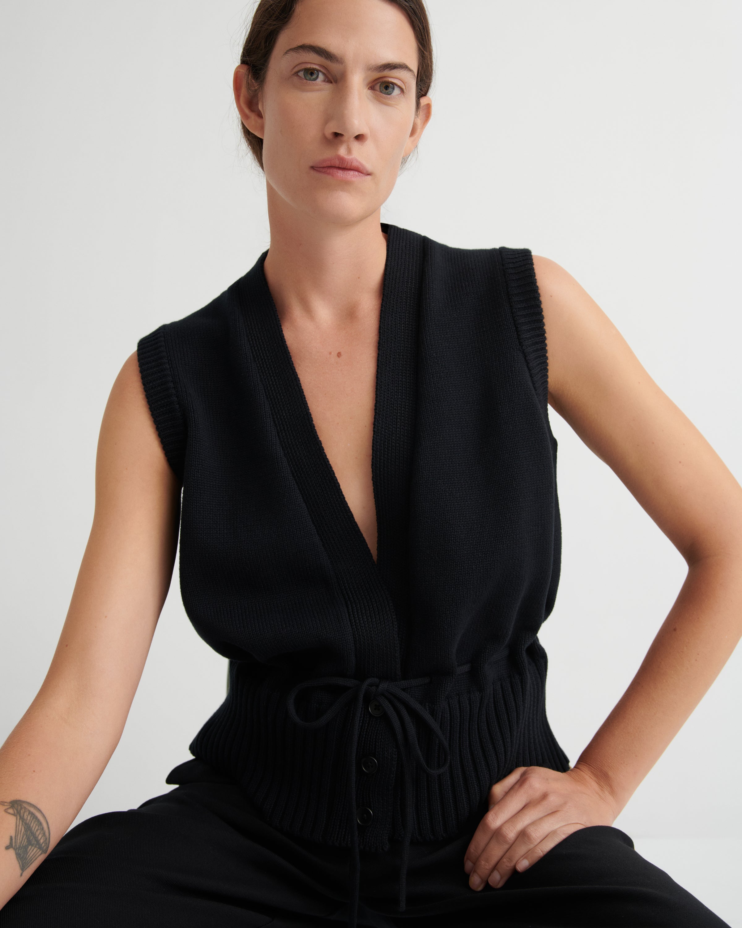 Kowtow Elworthy Vest Black